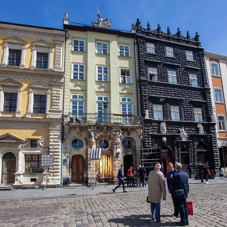 Artrooms -Round Windows Rynok Sq Lviv Bagian luar foto