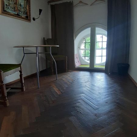 Artrooms -Round Windows Rynok Sq Lviv Bagian luar foto