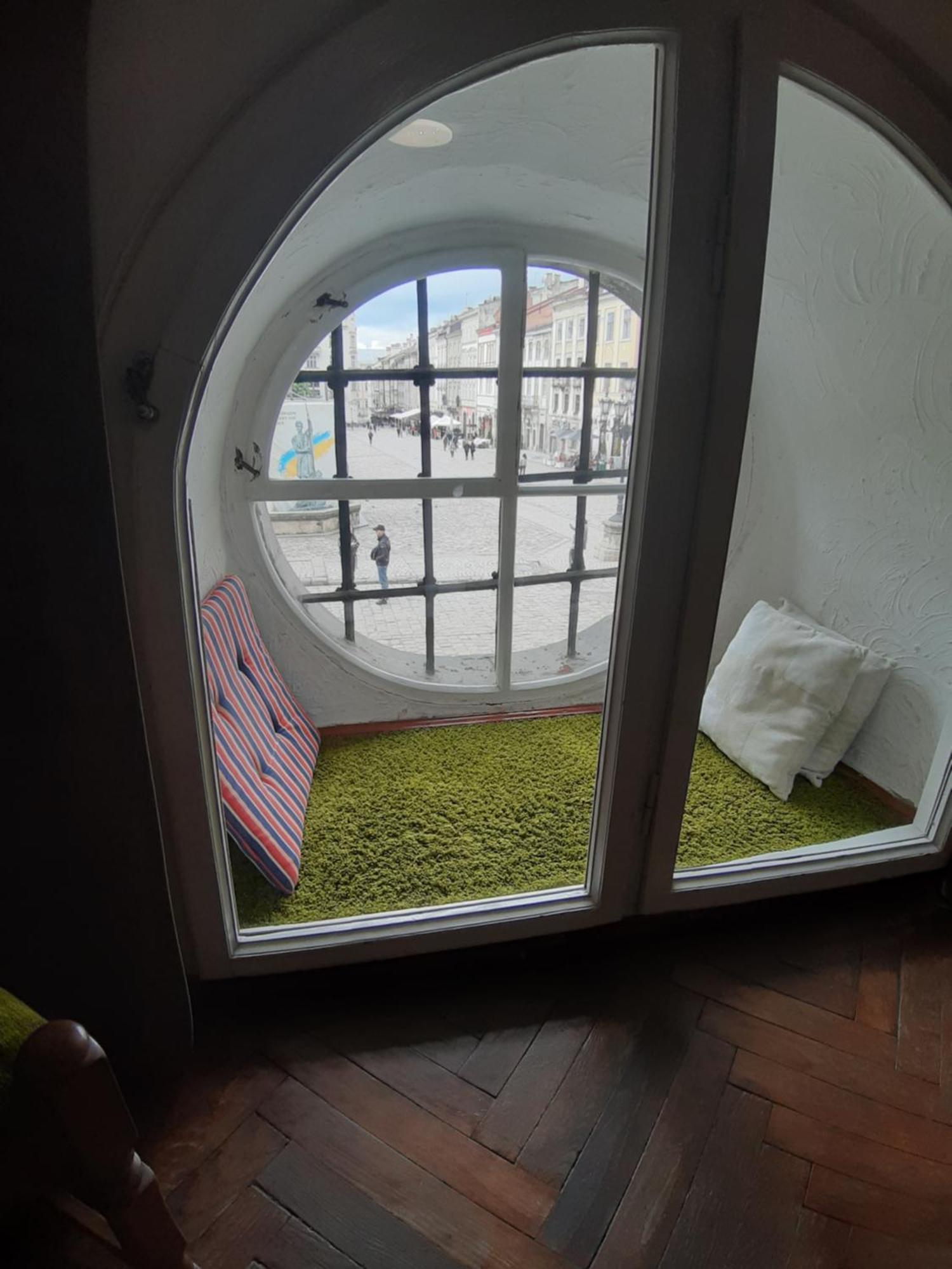 Artrooms -Round Windows Rynok Sq Lviv Bagian luar foto